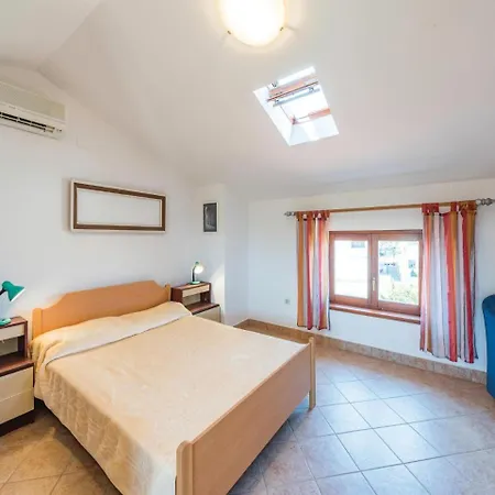 Three-bedroom Holiday In 度假居