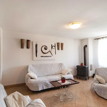 Three-bedroom Holiday In
