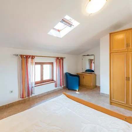 Three-bedroom Holiday In